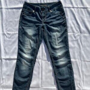 Maurices Skinny Jeans Size Small Dark/Medium Wash